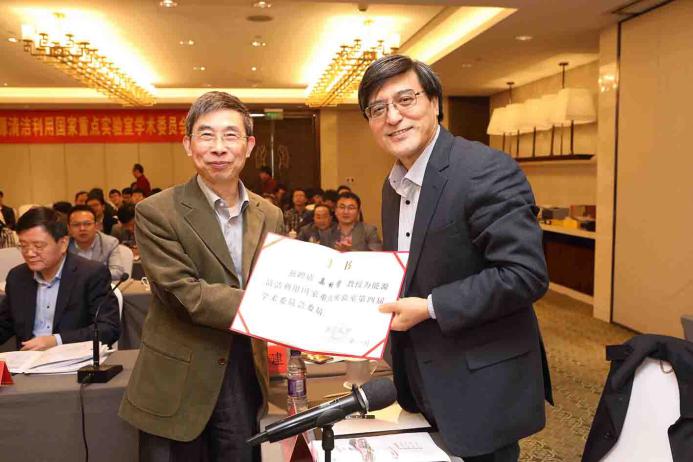 学委会委员赵天寿院士                         学委会委员姜培学